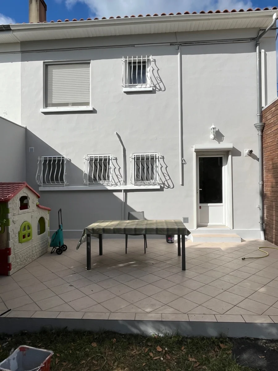 Monsieur Cedric Felix Peintre En Batiment A Cauderan Revetement Mural Exterieur Maison Apres